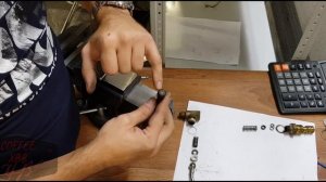 Разборка кофе машины gaggia. quality espresso. Разбираем краны.