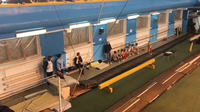 Спортивная гимнастика мальчики 6-7 лет . Опорный прыжок