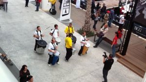 Барабанщики жгут