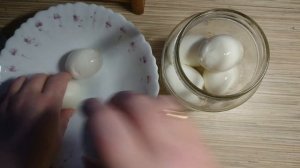 Маринованные куриные яйца