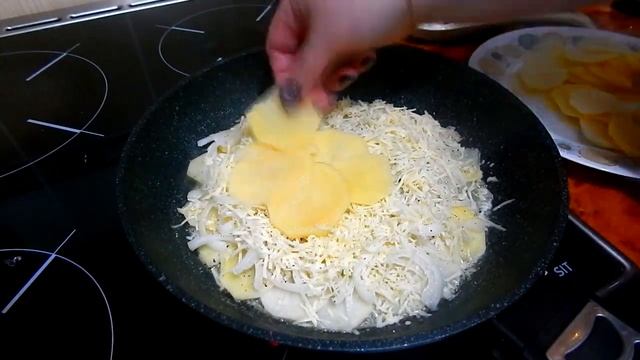 3 картошки, луковица, немного сыра 10 минут и бюджетный ужин готов.