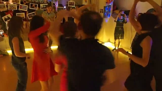 Сальса-вечеринка. Выступление продолжающей группы смотреть онлайн