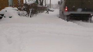 Выезд из гаража после снегопада
