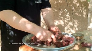 Шашлык из говяжьей печени на мангале
