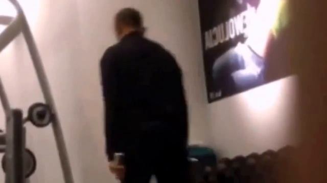 Барак Обама в качалке! Просто супер-качёк! смотреть онлайн