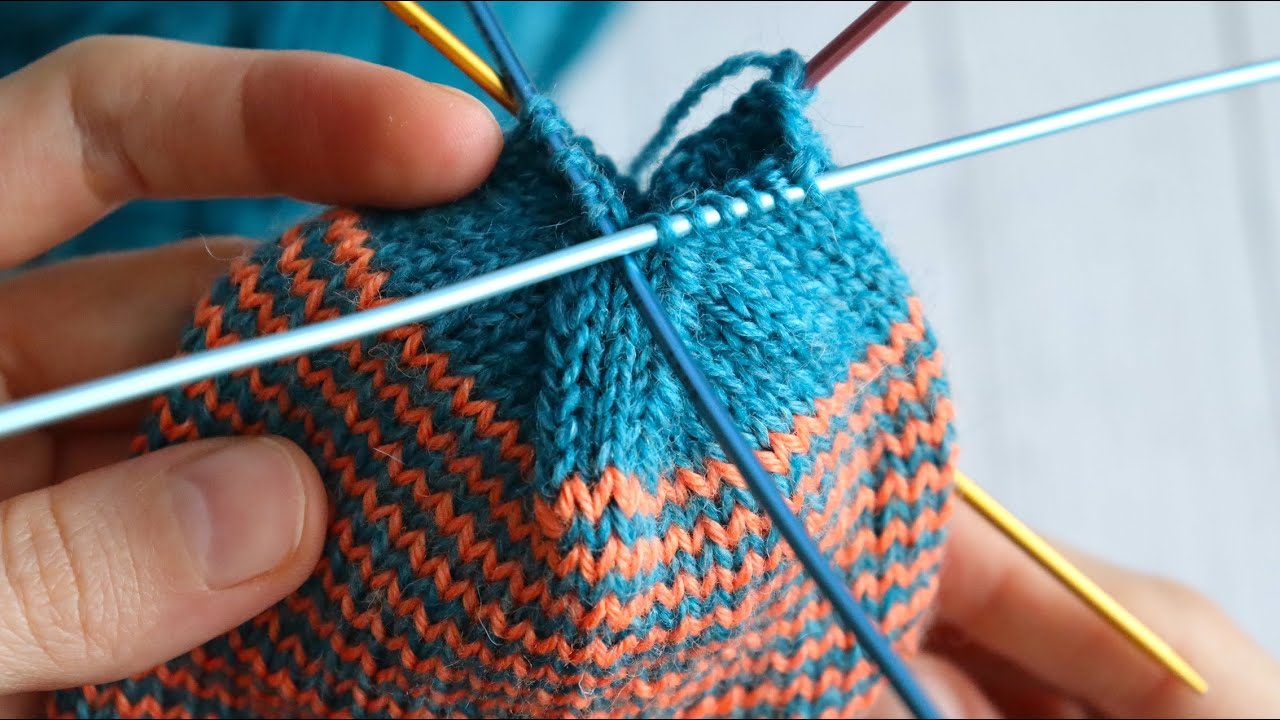 Показываю, как я делаю убавки при вязании носков спицами смотреть онлайн
