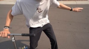 LEARN BOARDSLIDES ON A SCOOTER! (FOR BEGINNERS)