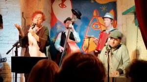 Алина Ивах  В Бананово лимонном Сингапуре  А  Вертинский