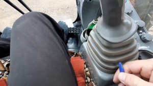 Управление экскаватором!Как это выглядит глазами экскаваторщика.