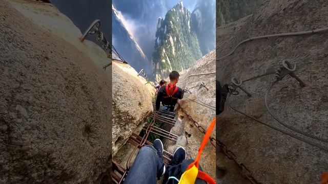 one of the most dangerous hike in the world ,Mount Huashan,Shaanxi ,China #shorts #travel