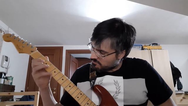 Groovy fusion backing track in A Minor stratocaster professional ii hss ampli fender deluxe 85 🙂🎸 смотреть онлайн