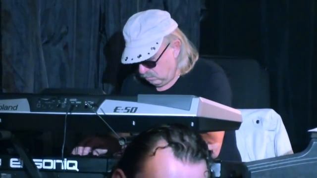 Slow Down, СТАРАЯ ГВАРДИЯ смотреть онлайн