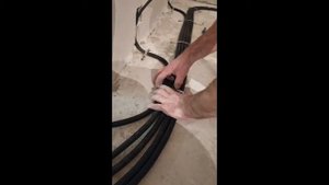 Как крепить кабель к полу с помощью газового монтажного пистолета Toua GSN50E