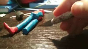 Как слепить из пластилина человека паука!!!!!!!!!!!!!