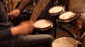 Digital drums: Groove Drum Solo #5 on Roland TD-25KV by Christian Hoffe