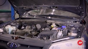 Устанавливаем газовые упоры капота и багажника на Lada Granta