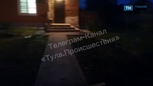 Ночью под Тулой девушка на "Лексусе" врезалась в забор