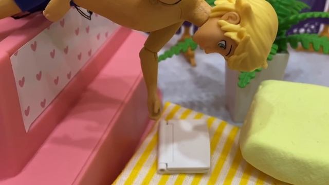 Маринетт и Адриан 24 часа в одной ванной! Челлендж смотреть онлайн