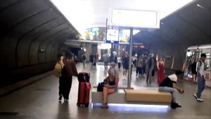 На станции метро  Черкизовская в Москве внутри вестибюля московского метрополитена красной ветки
