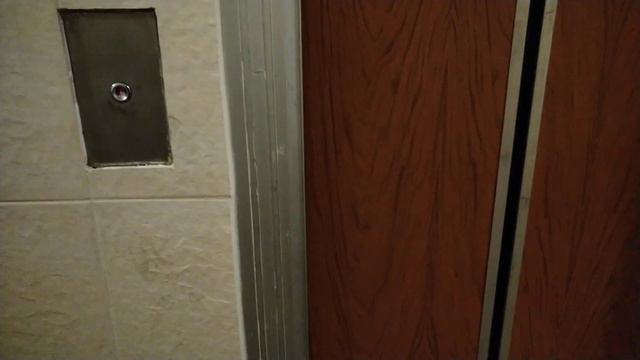 Лифты КМЗ, 1-й пасс. с купе завода "Мослифт", раб. с 1992 г., V=1 м/с, г/п 320, 500, 320 кг смотреть онлайн