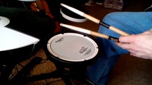 как играть соло на малом барабане обучение