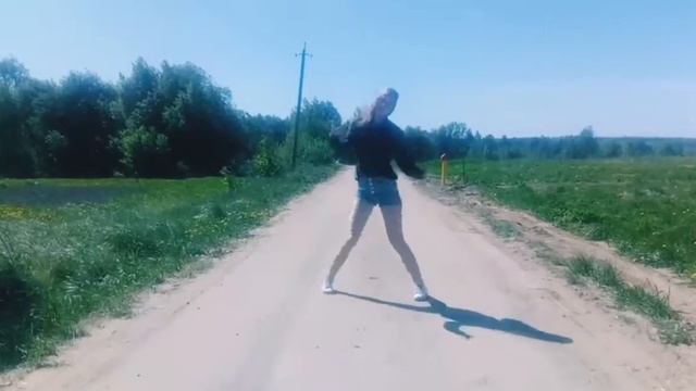 MOMOLAND-BAAM (dance cover) смотреть онлайн