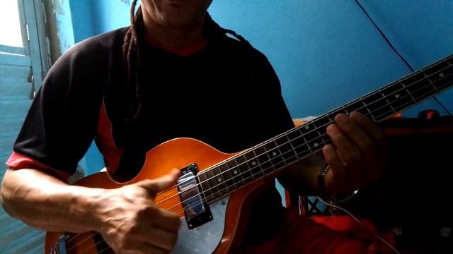 IMPROVISOS NO MEU NOVO TEMA EM (Am) смотреть онлайн