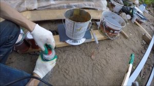 Покраска металлических прожилин автоэмалью, колерование на глазок. Забор часть 44.