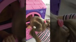 Маленькая дочка ругается на маму! Иди Быстро В Угол