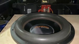 Сабвуфер ломает Lada Priora. Волосы девушки развеваются (хейртрик) от DL Audio Phoenix 15.