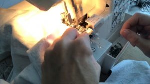 Шьем трикотаж на оверлоке. Шью футер двухнитку, советы по его пошиву.