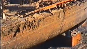 Кораблик-утопленник. Завод "Тосмаре", Лиепая, 06.08.2003