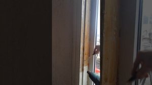 Как снять старую краску с дерева.