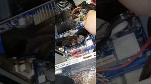 Неисправность видеокарты.