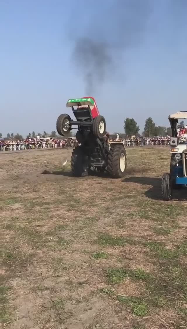 Ещё один любитель укротить трактор смотреть онлайн