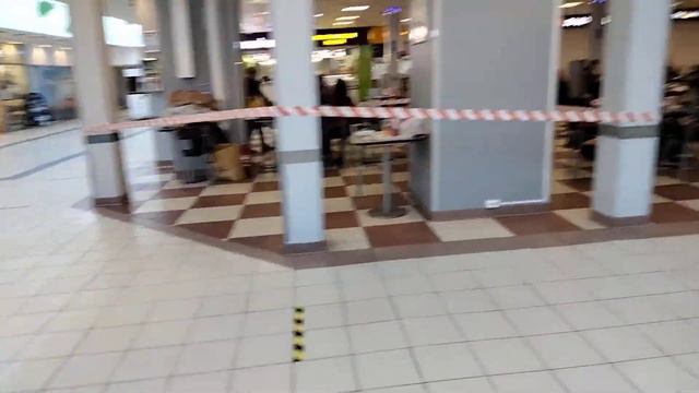 ТЦ ГЛОБАЛ СИТИ. столики есть,можно снова сидеть и есть фастфуд .сегодня РОЖДЕСТВО. смотреть онлайн