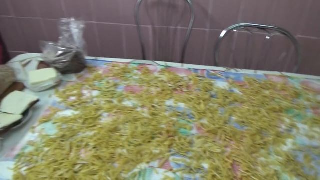 Люба побаловала нас варениками смотреть онлайн