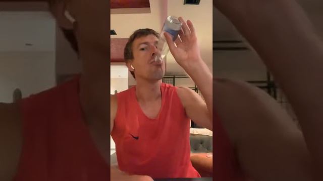 Алекс Лесли о политике