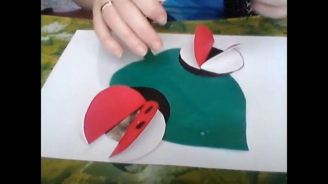 Божьи коровки на листочке смотреть онлайн