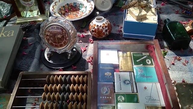 Антикварные предметы на блошином рынке в Польше. смотреть онлайн