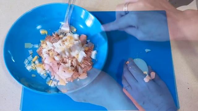 Салат ПОКОРЯЕТ Всех кто попробует// Действительно вкусный Салат на Праздник// Рецепты салатов// смотреть онлайн