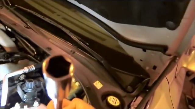 2005 Lincoln LS spark plug and coil install part 1 смотреть онлайн