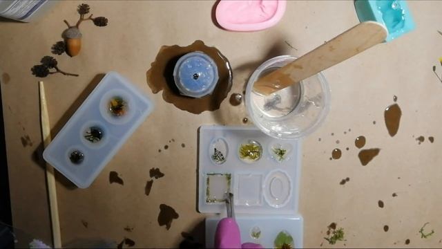 DIY/ Мой первый опыт работы, с эпоксидной смолой.  Основы. #эпоксиднаясмола #жёлудьвсмоле