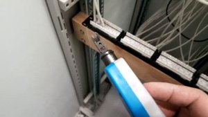 Расключаю панель, тестирую приспособу