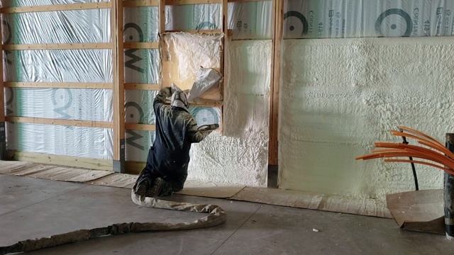 Interview with 20 year PROFESSIONAL spray-foam expert! смотреть онлайн