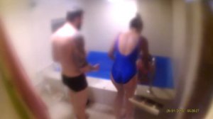 Девки в басике +18