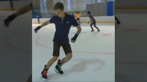 трюки на коньках , красивое катание, веселье на льду / freestyle ice skaiting