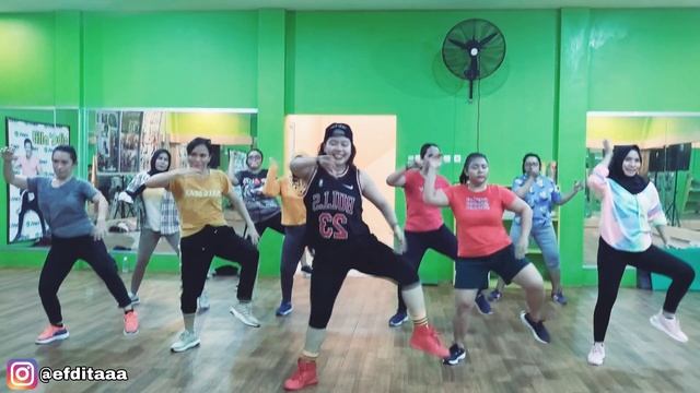 RATATA - MAGGA BRACO | DANCE FITNESS | ZUMBA | EDITA FEBRIANA смотреть онлайн