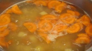 Мясной суп с овощами