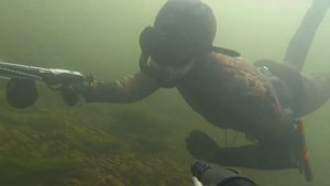 Зимняя подводная охота на Енисее в черте Красноярска на хариуса и налима февраль 2015